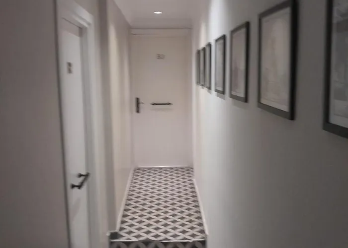 Pera Basement Hotel *